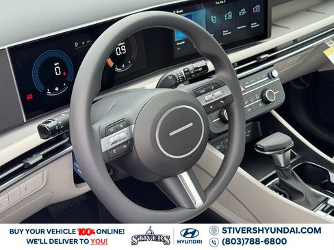 New 2026 Hyundai Tucson SE image 18