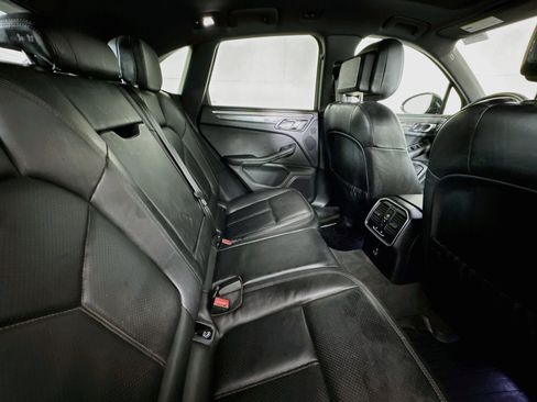 Used 2023 Porsche Macan AWD/4WD image 24