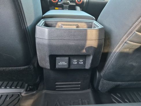 Used 2024 Toyota Tacoma TRD Off-Road w/ TRD Off Road Premium Package AWD/4WD image 17