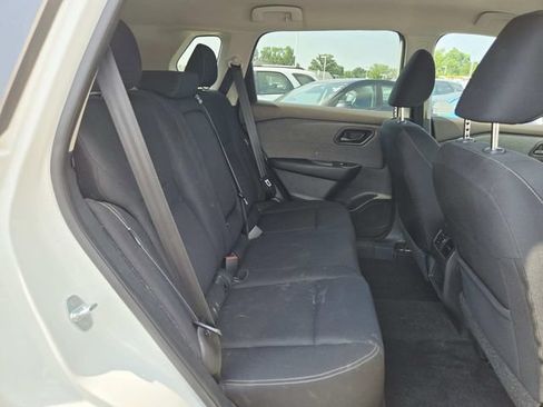 Used 2023 Nissan Rogue S FWD image 11