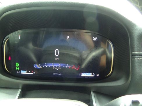 Certified 2025 Jeep Wagoneer L 4WD image 26