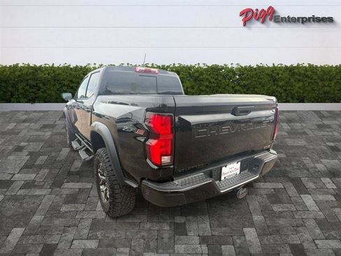 Used 2025 Chevrolet Colorado ZR2 w/ Technology Package AWD/4WD image 2