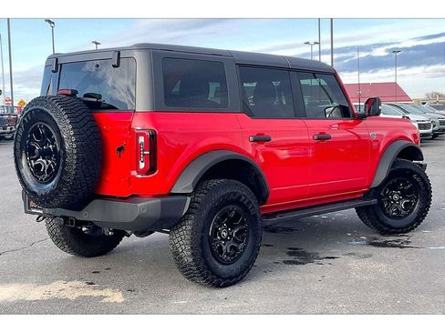 Used 2024 Ford Bronco Wildtrak image 14