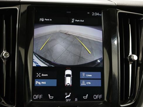 Used 2019 Volvo XC60 T5 Momentum w/ Premium Package AWD/4WD image 18