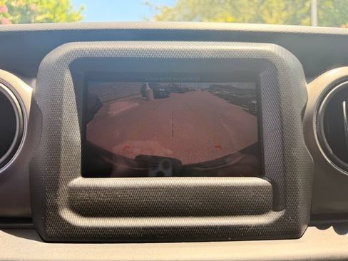 Used 2023 Jeep Wrangler Unlimited Sport AWD/4WD image 17