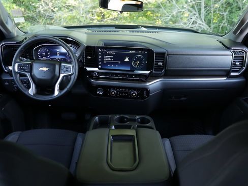 Used 2024 Chevrolet Silverado 1500 LT AWD/4WD image 20