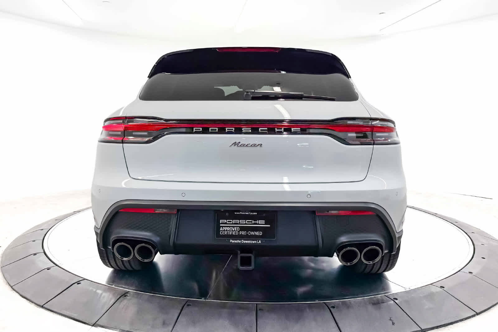 Certified 2026 Porsche Macan AWD/4WD image 10