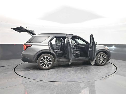 Used 2025 Ford Explorer ST-Line image 45