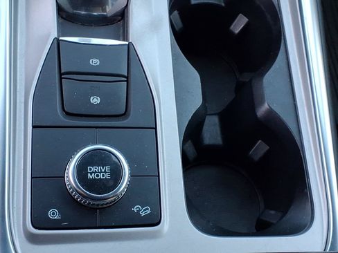 Used 2023 Ford Explorer Platinum w/ Technology Package AWD/4WD image 29
