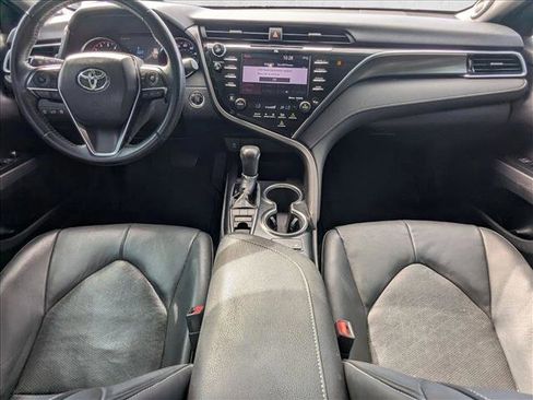 Used 2018 Toyota Camry XSE image 16