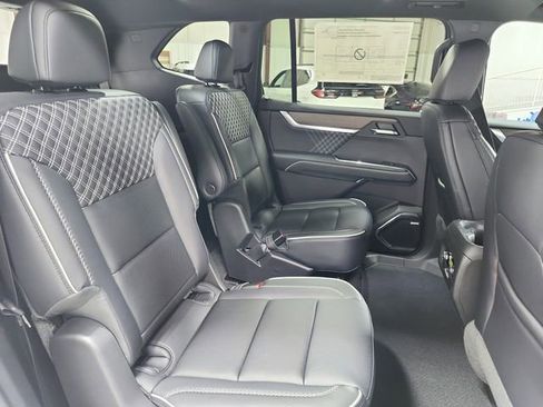 New 2026 GMC Acadia Denali w/ Super Cruise Package FWD image 45