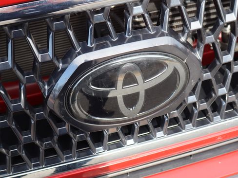 Used 2018 Toyota Tacoma TRD Off-Road w/ TRD Premium Off Road Package image 44