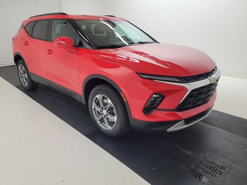 Used 2024 Chevrolet Blazer LT w/ Convenience Package FWD image 13