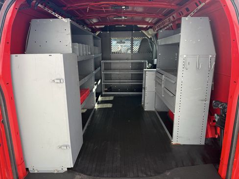 Used 2016 Chevrolet Express 2500 image 4