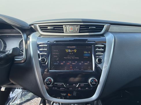 Used 2020 Nissan Murano SL w/ Moonroof Package AWD/4WD image 17