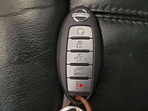 Used 2017 Nissan Pathfinder SL w/ SL Tech Package image 32