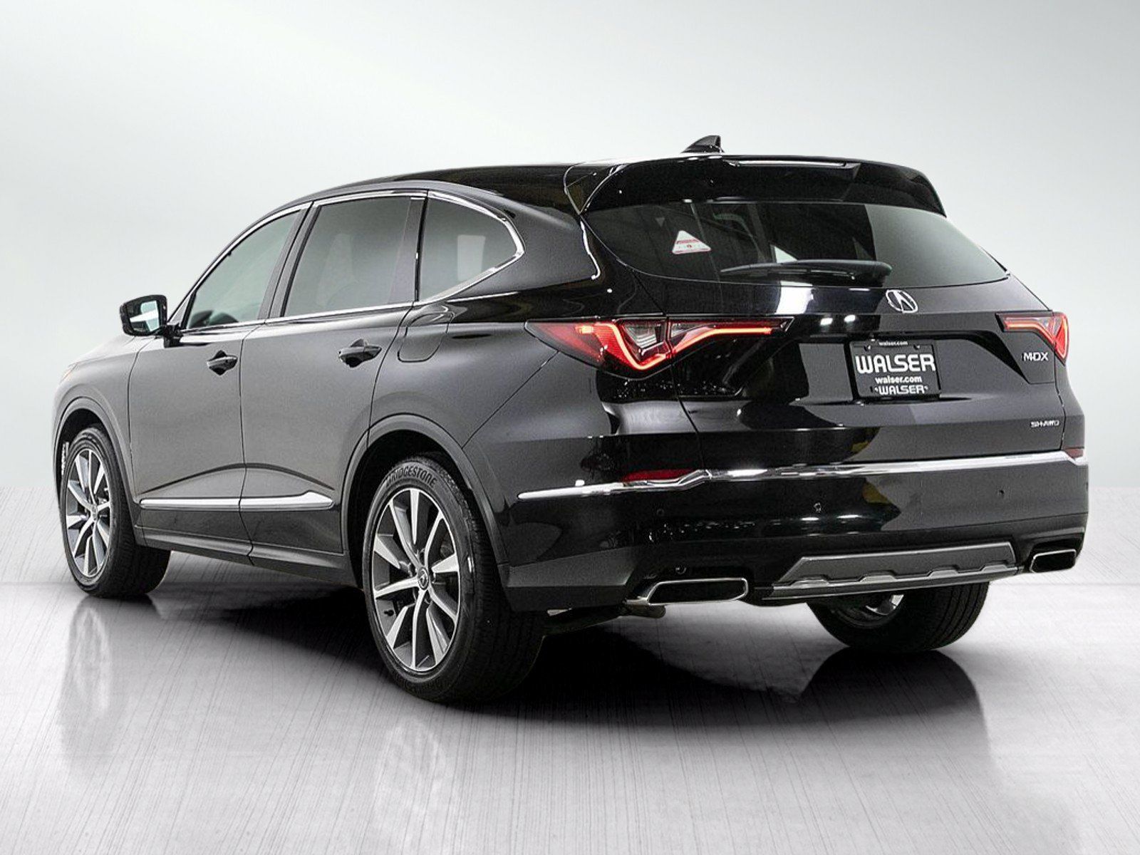 Used 2025 Acura MDX w/ Technology Package AWD/4WD image 3