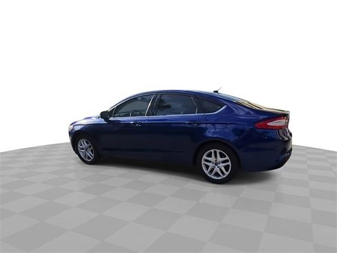 Used 2016 Ford Fusion SE image 6