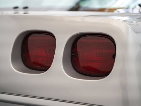 Used 1996 Chevrolet Corvette Coupe RWD image 8