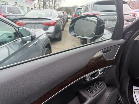 Used 2016 Volvo XC90 T6 Momentum w/ Momentum Plus Package image 17