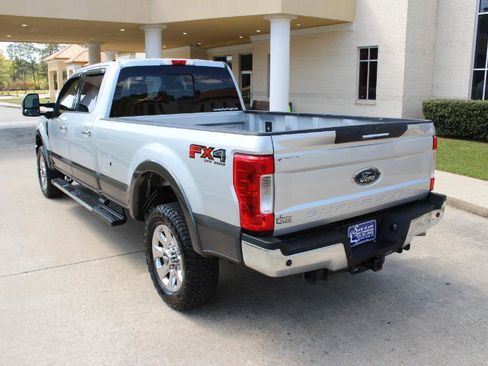 Used 2019 Ford F250 Lariat w/ Chrome Package image 12