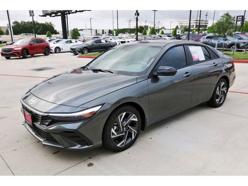 Certified 2025 Hyundai Elantra Sport image 3