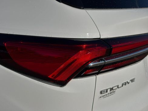 Used 2025 Buick Enclave Preferred FWD image 14