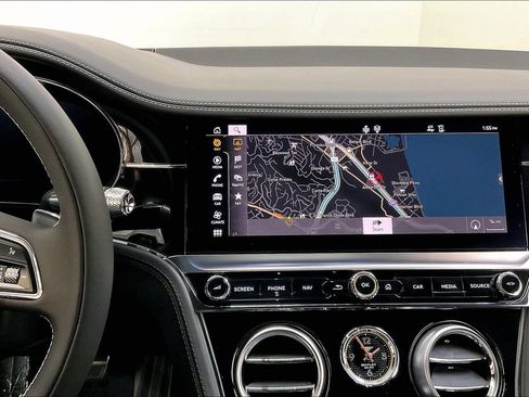 Used 2024 Bentley Continental GT V8 image 11