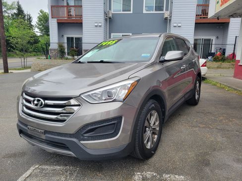 Used 2015 Hyundai Santa Fe Sport FWD image 2