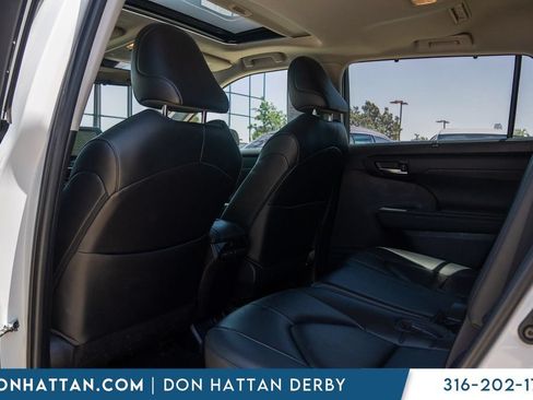 Used 2023 Toyota Highlander XLE FWD image 26