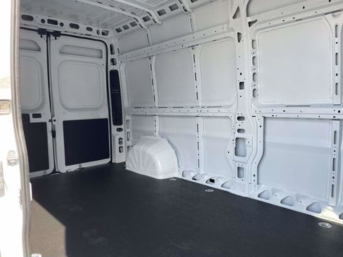 New 2026 RAM ProMaster 2500 w/ Convenience Group FWD image 17