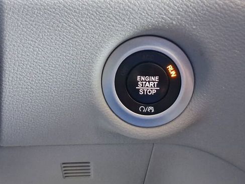 Used 2023 Chrysler Voyager LX image 35