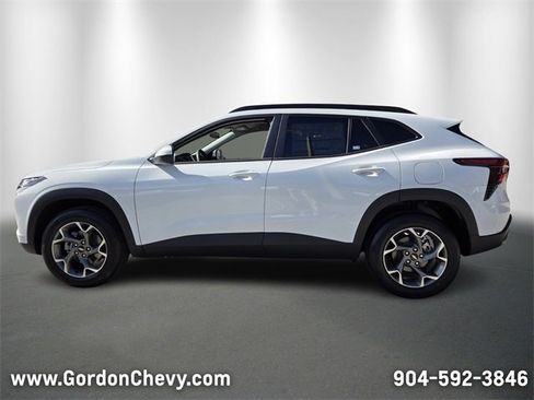 New 2026 Chevrolet Trax LT image 2