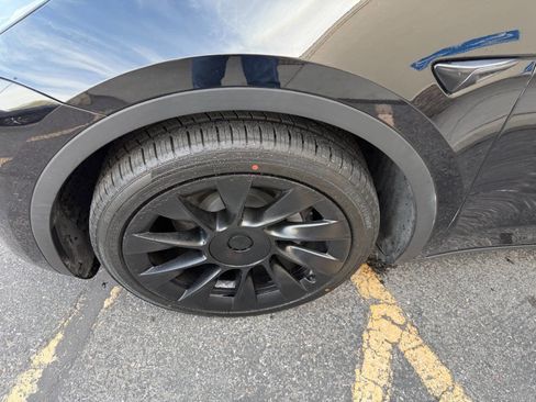Used 2021 Tesla Model Y Long Range AWD/4WD image 15