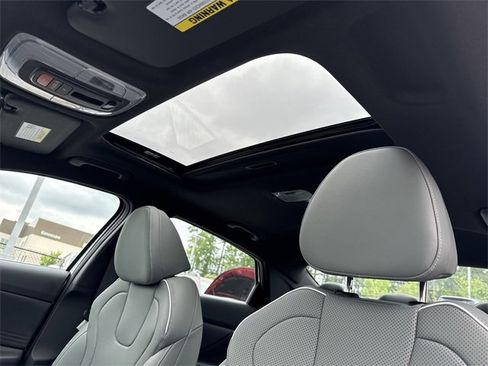 New 2025 Hyundai Elantra Limited image 26