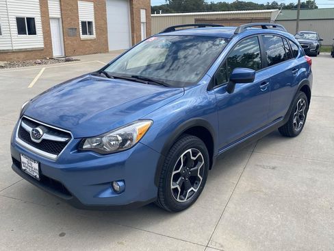 Used 2015 Subaru Crosstrek 2.0i Premium w/ Moonroof Package AWD/4WD image 2