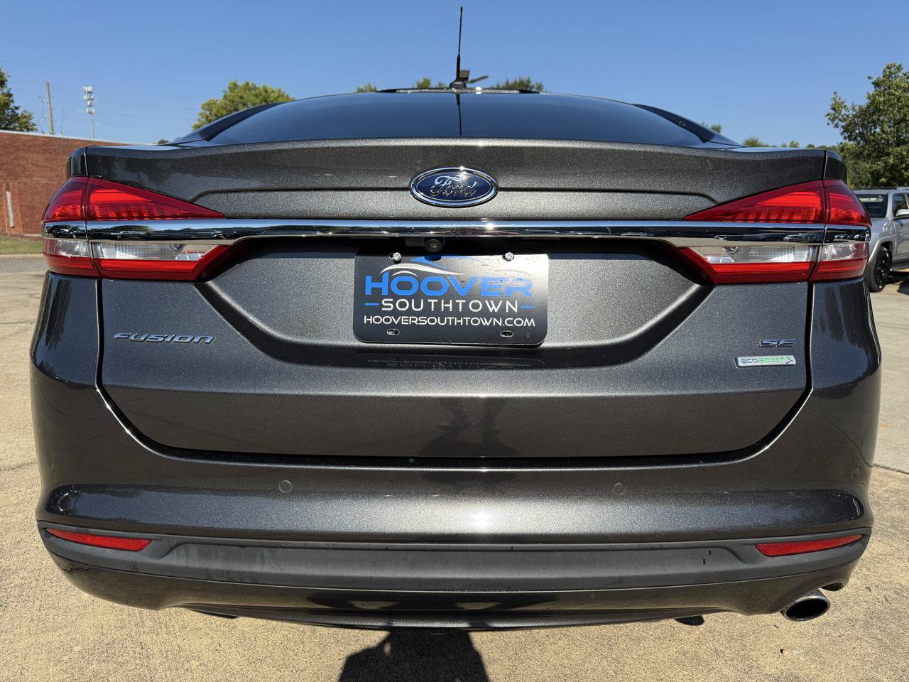 Used 2018 Ford Fusion SE w/ Fusion SE Technology Package FWD image 4