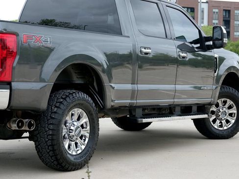 Used 2019 Ford F250 XLT w/ XLT Premium Package AWD/4WD image 26