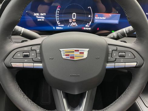 Used 2024 Cadillac XT4 Luxury w/ Cold Weather Package FWD image 22