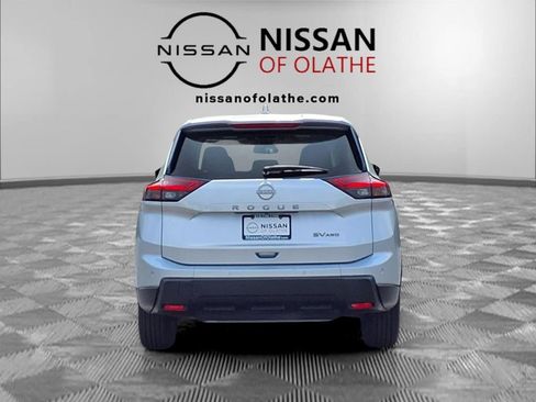 Used 2024 Nissan Rogue SV AWD/4WD image 26