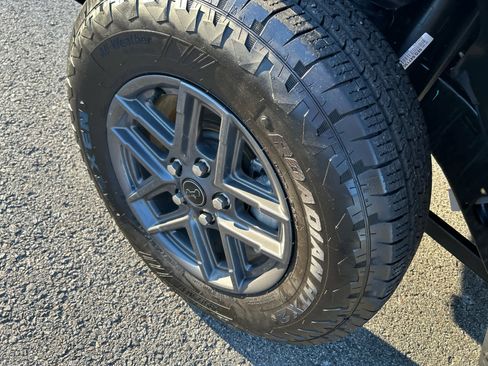 Used 2025 Jeep Wrangler Sport S image 27