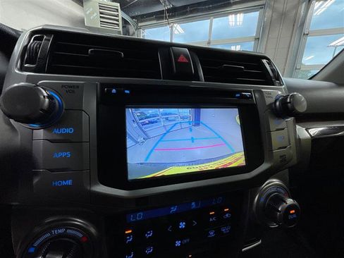 Used 2015 Toyota 4Runner Limited AWD/4WD image 19