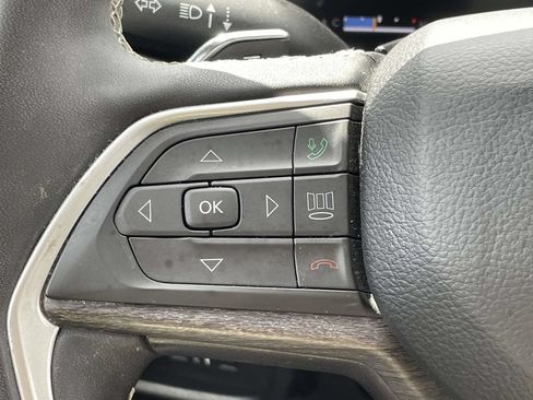 Used 2023 Jeep Grand Cherokee L Limited AWD/4WD image 33