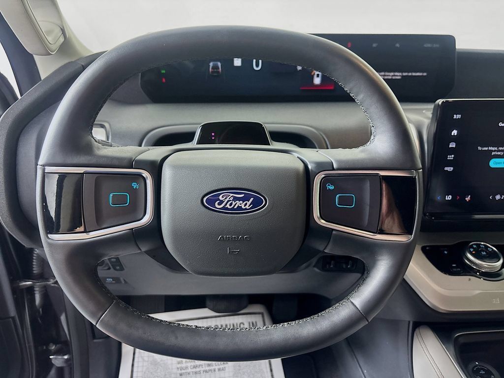 Used 2025 Ford Expedition Active RWD image 12