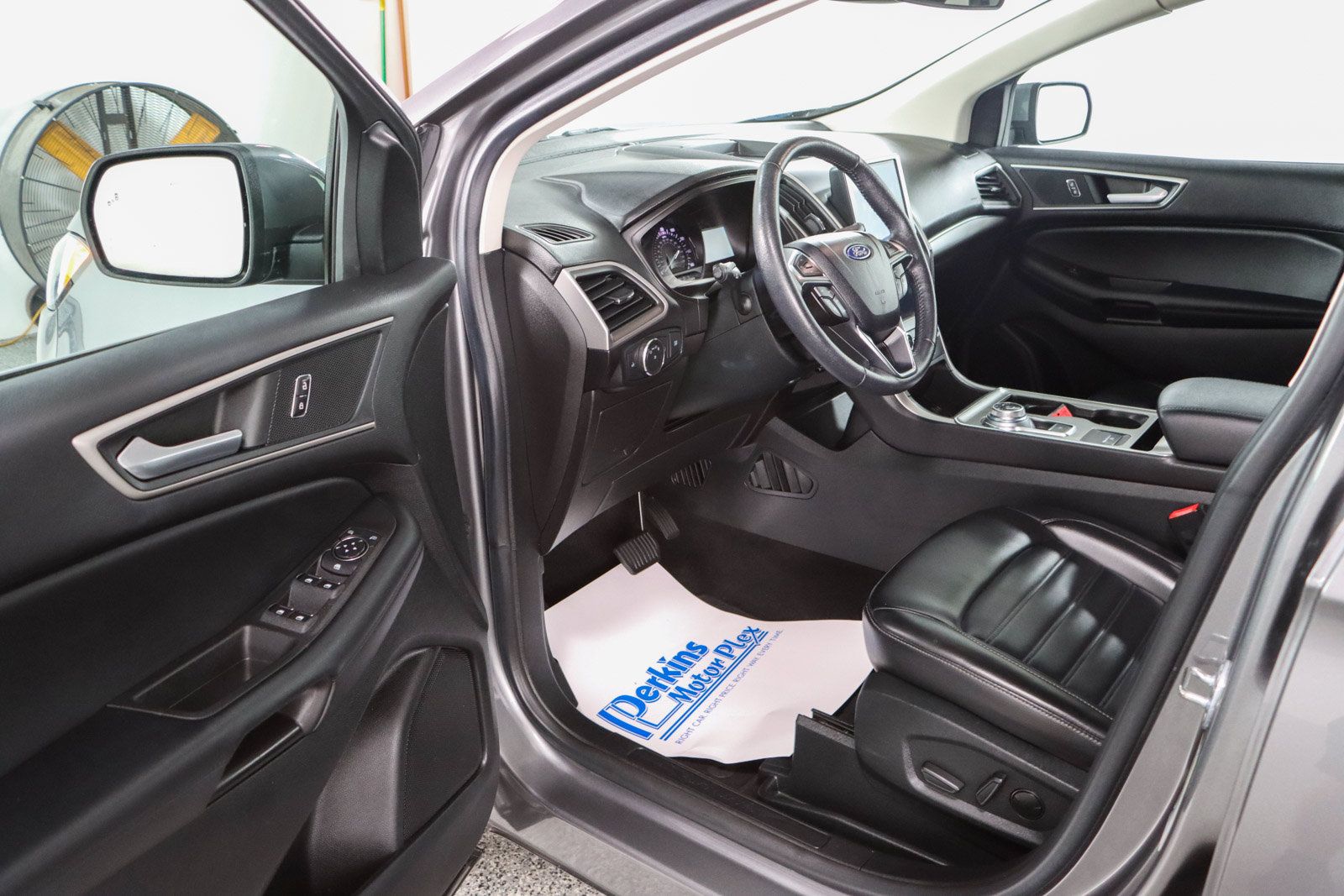 Used 2022 Ford Edge SEL AWD/4WD image 3