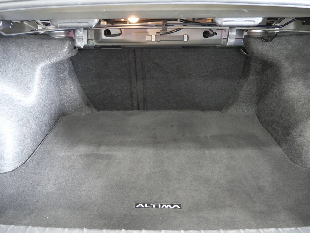 Used 2024 Nissan Altima 2.5 SR FWD image 23