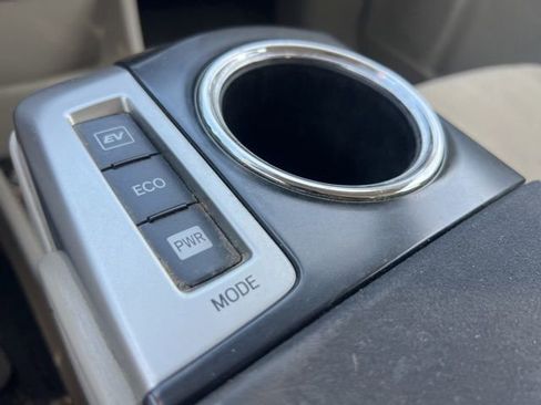 Used 2013 Toyota Prius V Three image 14