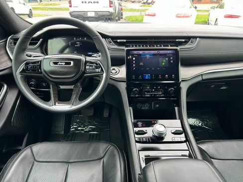 Used 2023 Jeep Grand Cherokee L Overland AWD/4WD image 17