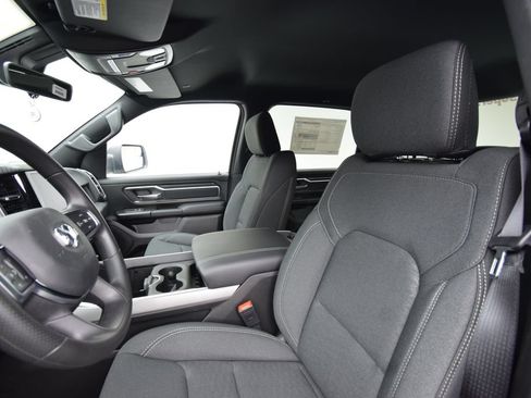 New 2026 RAM 1500 4x4 Crew Cab image 30