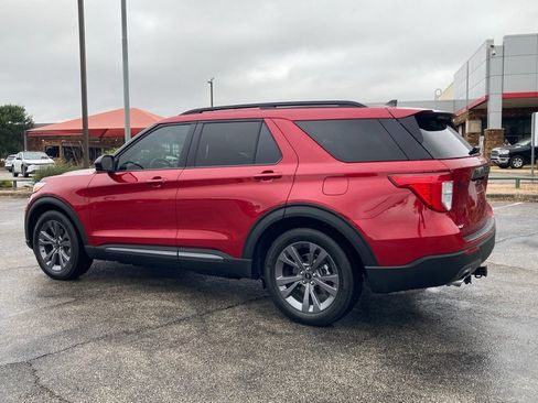 Used 2023 Ford Explorer XLT w/ Equipment Group 202A RWD image 7